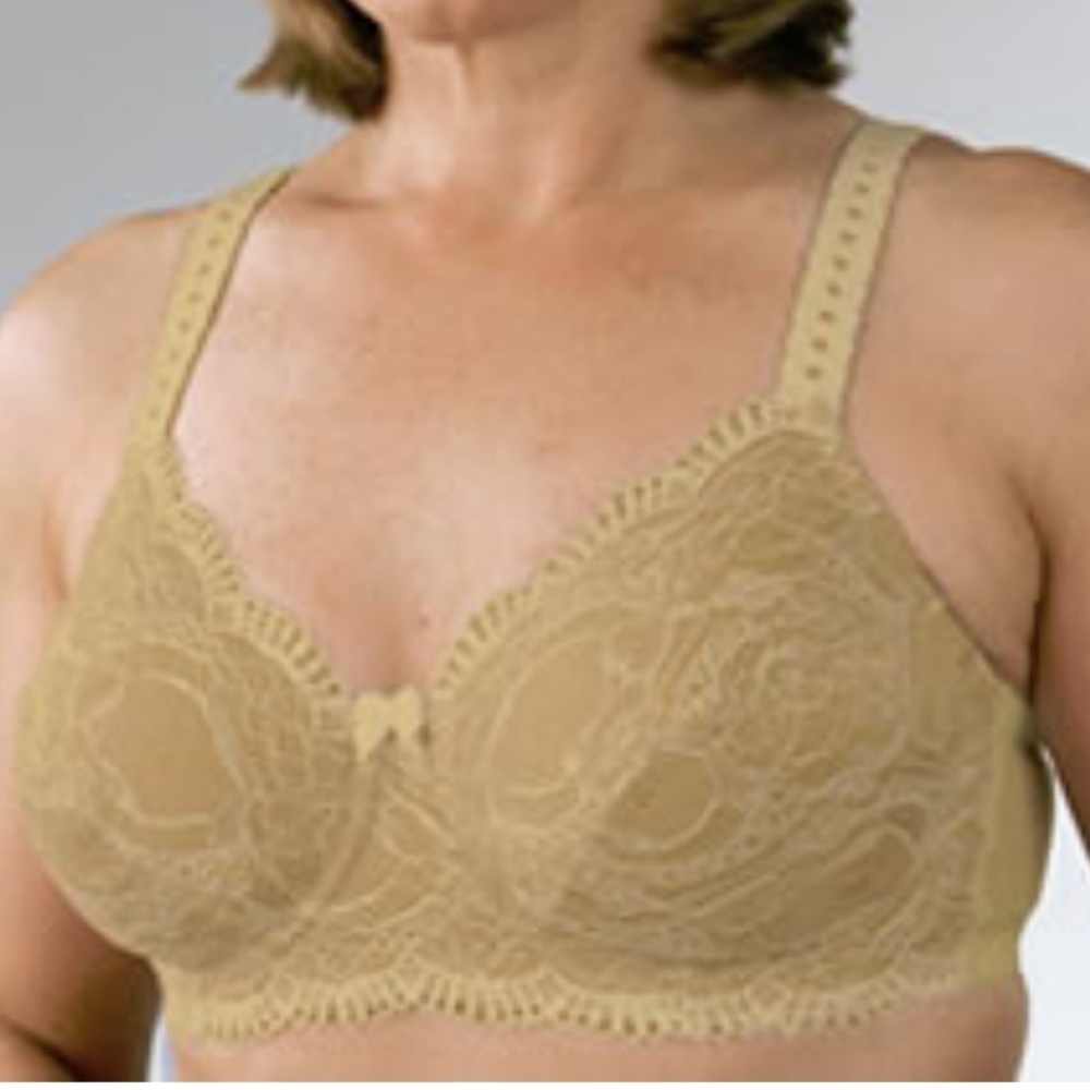 Classique Underwire Lace Full-Coverage Bra in Tan Size 42B  Pre-owned